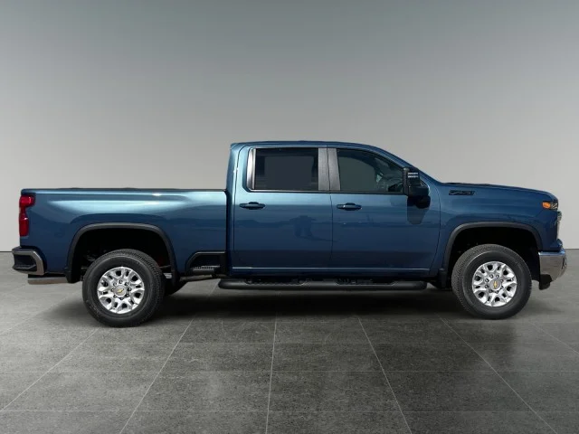 2026 Chevrolet Silverado 3500 HD LT - Photo 6