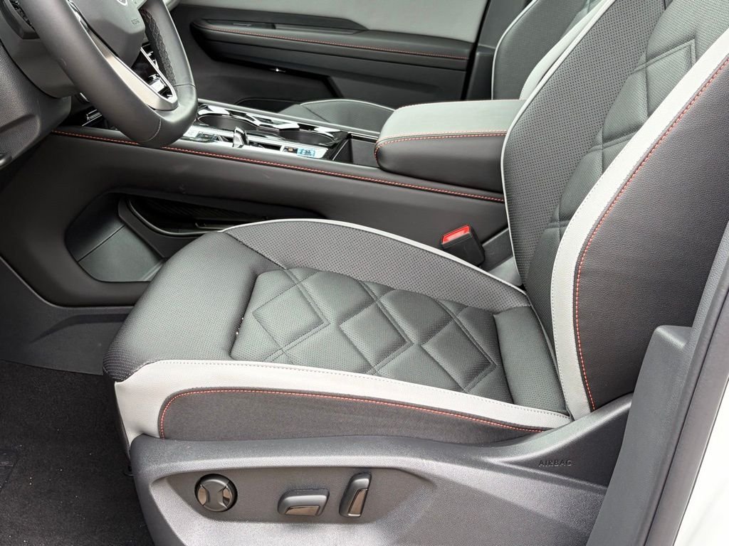 New 2026 Opal White Pearl Volkswagen Peak Edition image 13