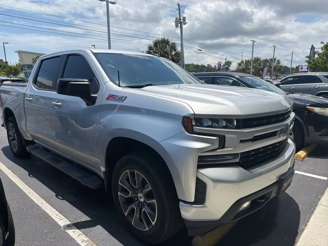 Used 2019 Silver Chevrolet RST image 11