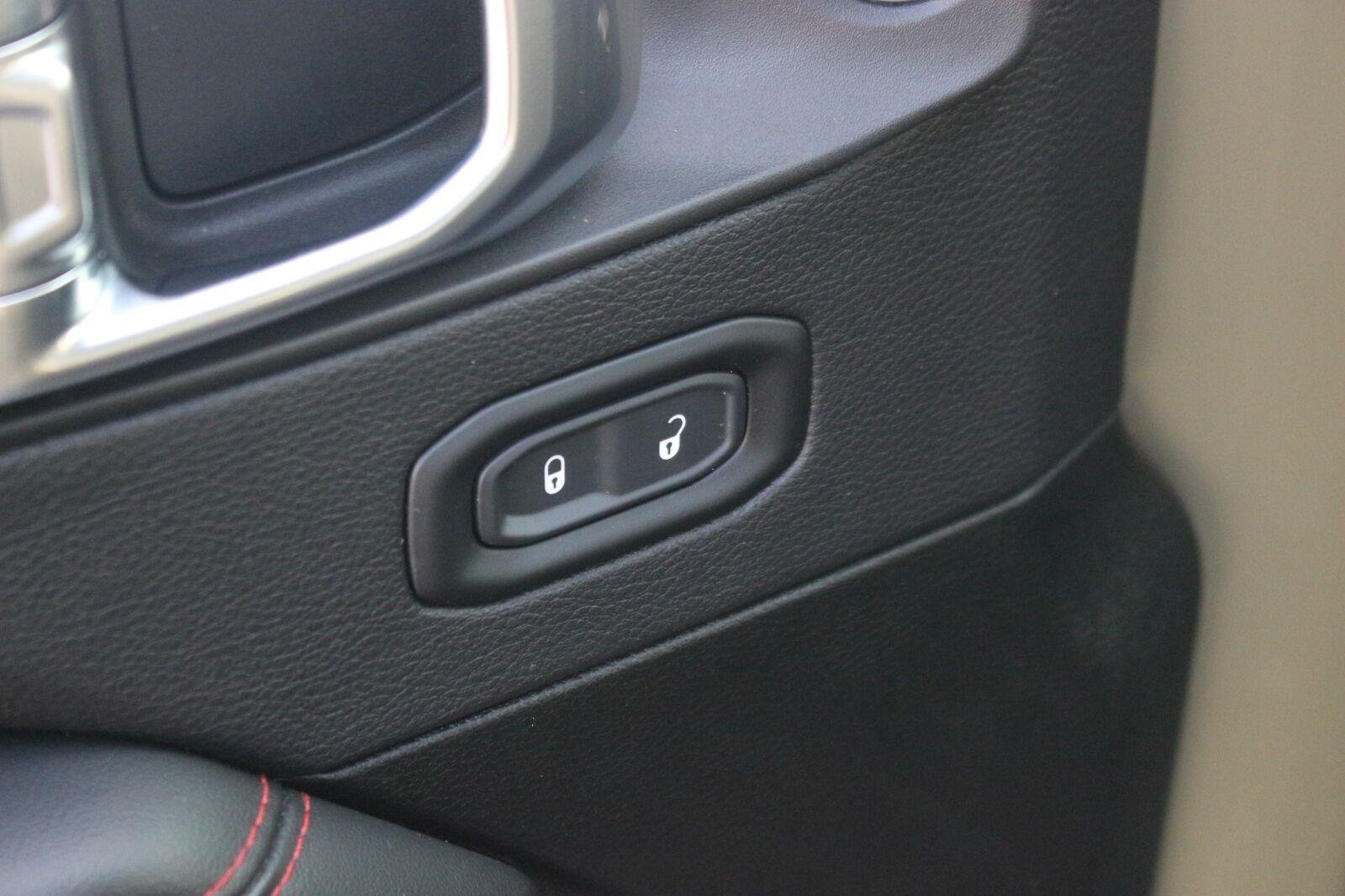 Used 2025 Green Jeep Rubicon image 15