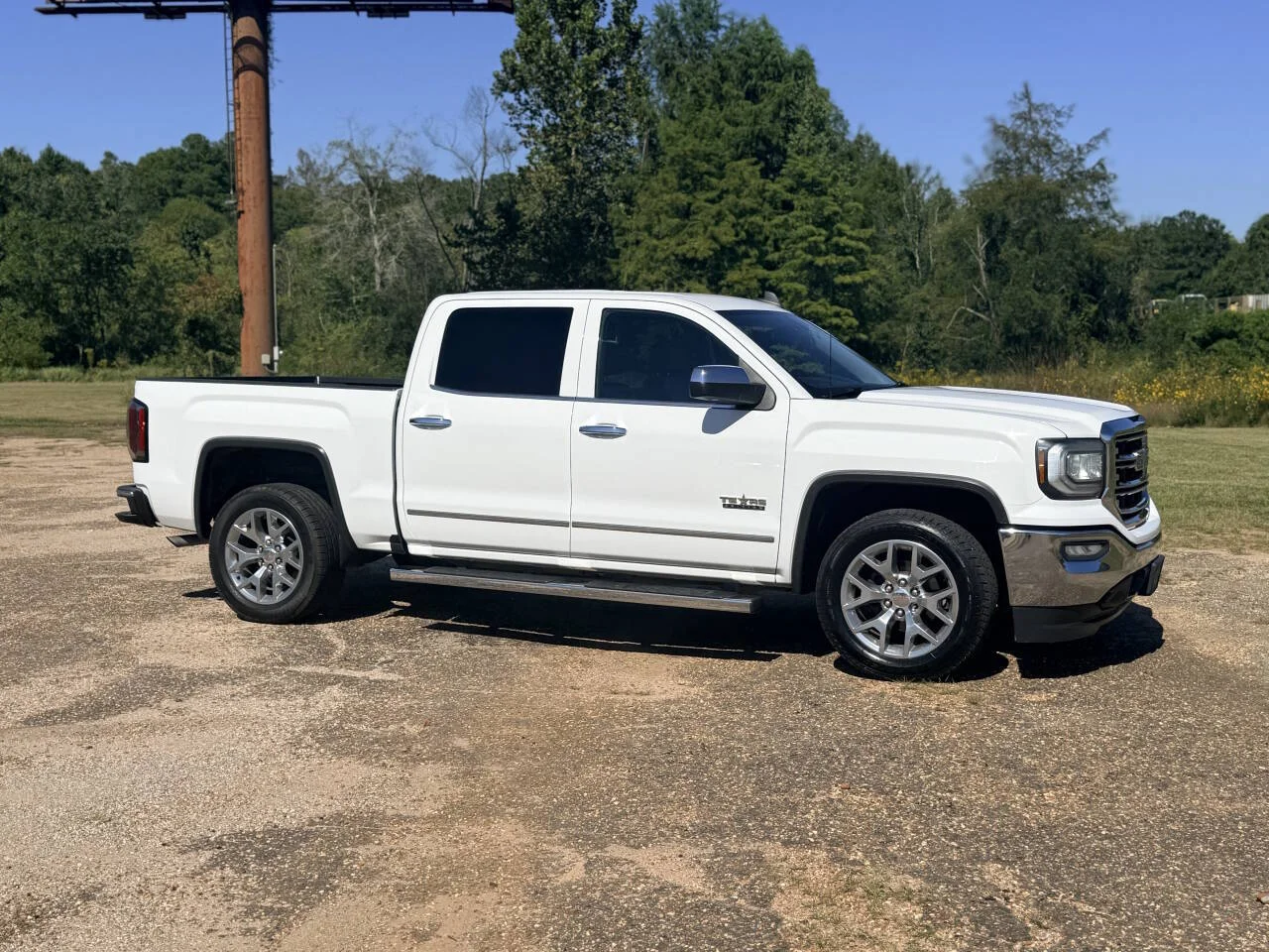 Used 2018 White GMC SLT 4x2 4dr Crew Cab 5.8 ft. SB image 7