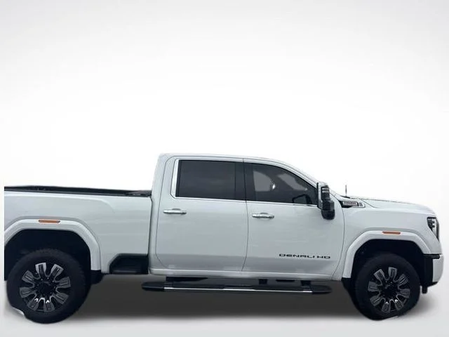 Used 2024 White GMC Denali image 13