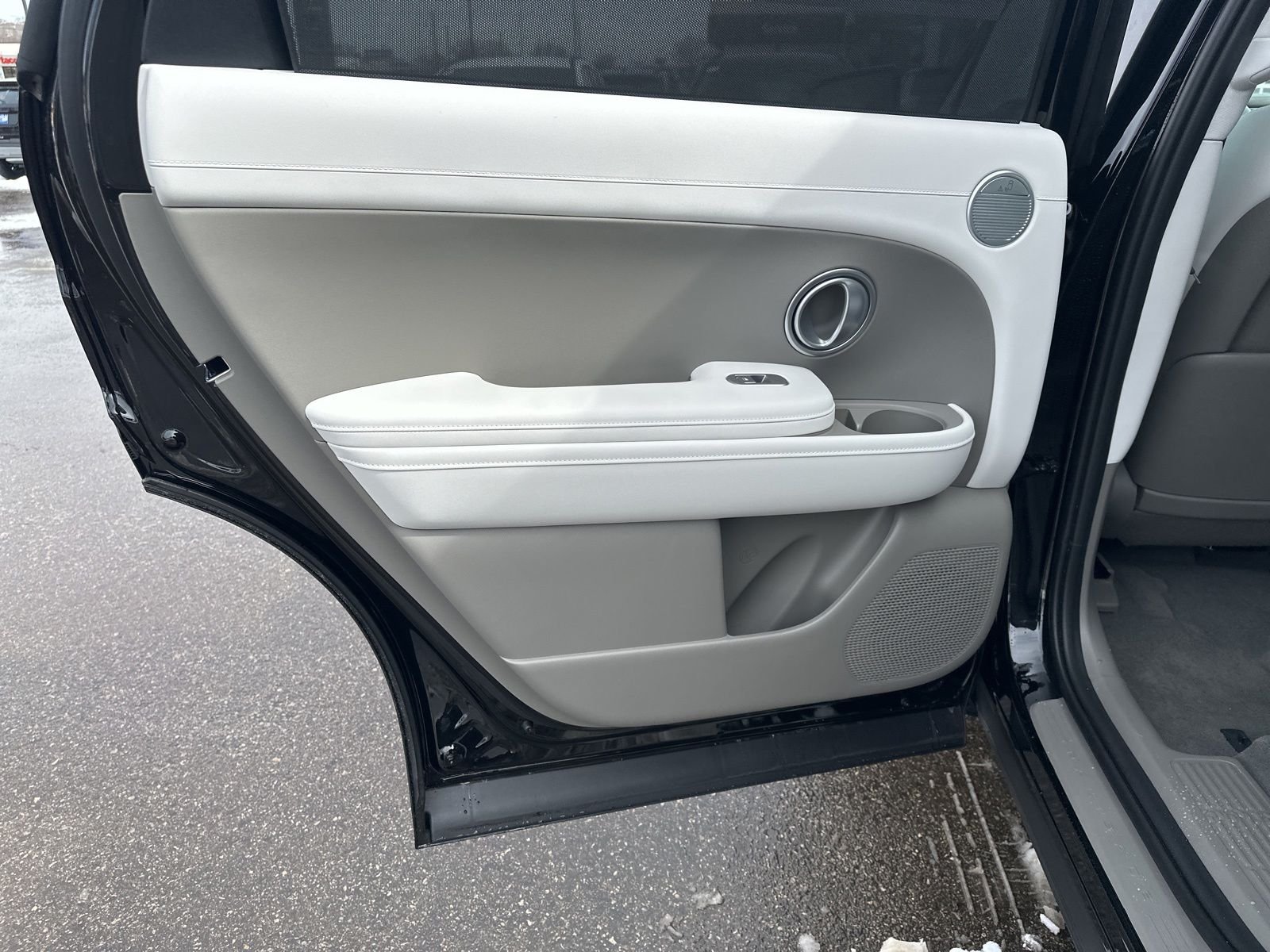 New 2026 Black Hyundai SEL Premium 7P image 24