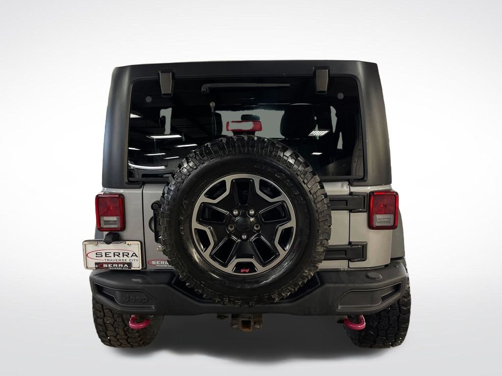 Used 2015 Silver Jeep Unlimited Rubicon image 4