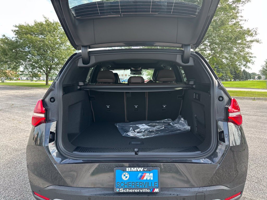 New 2026 Dark Graphite Metallic BMW 30 xDrive image 24