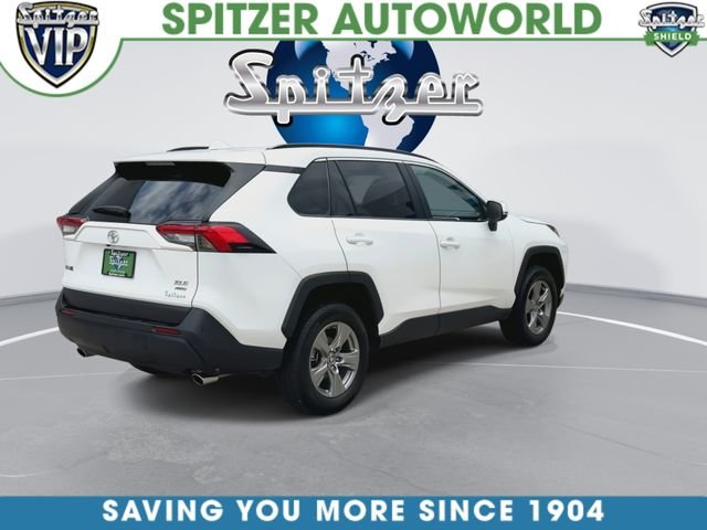 Used 2025 White Toyota XLE image 9