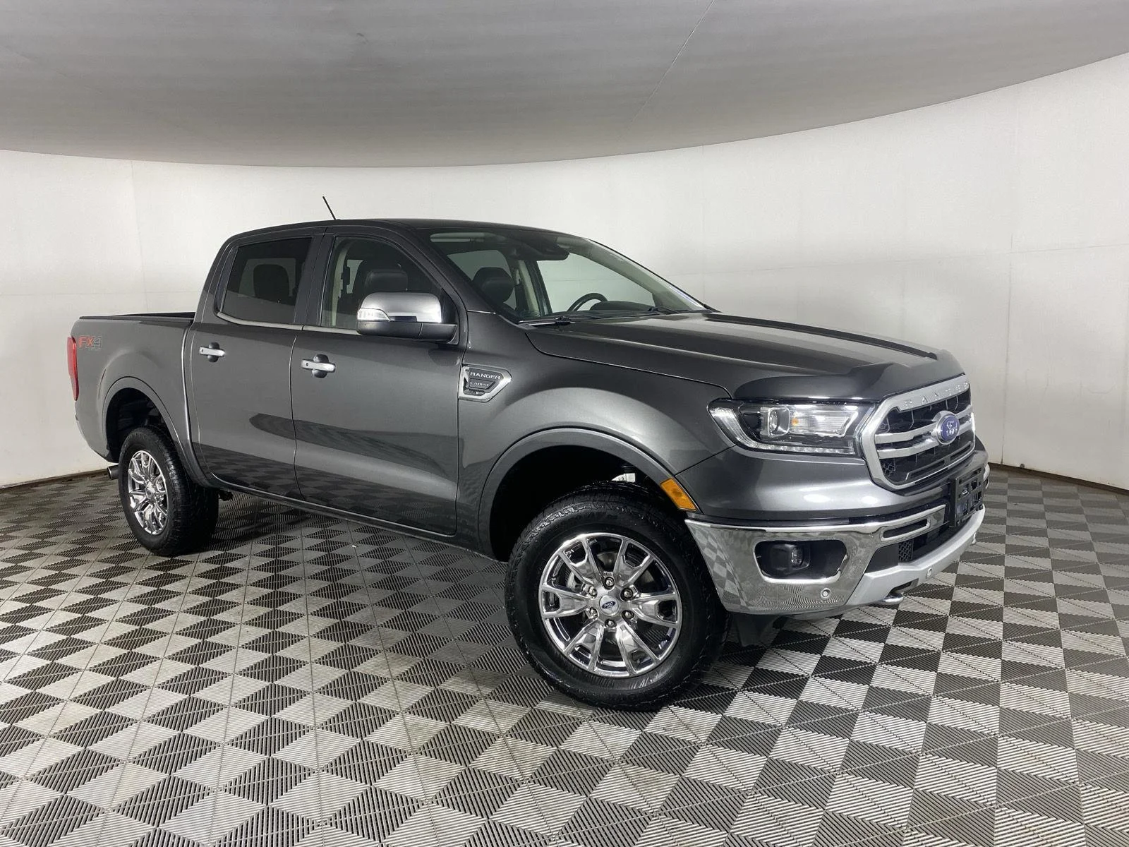Used 2019 Magnetic Ford LARIAT image 11