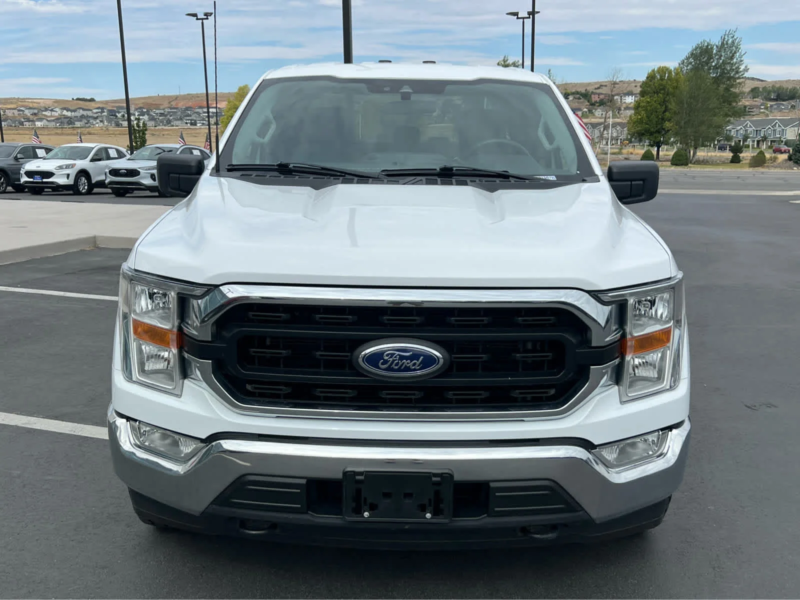 Certified Used 2022 Oxford White Clearcoat Ford XLT image 3