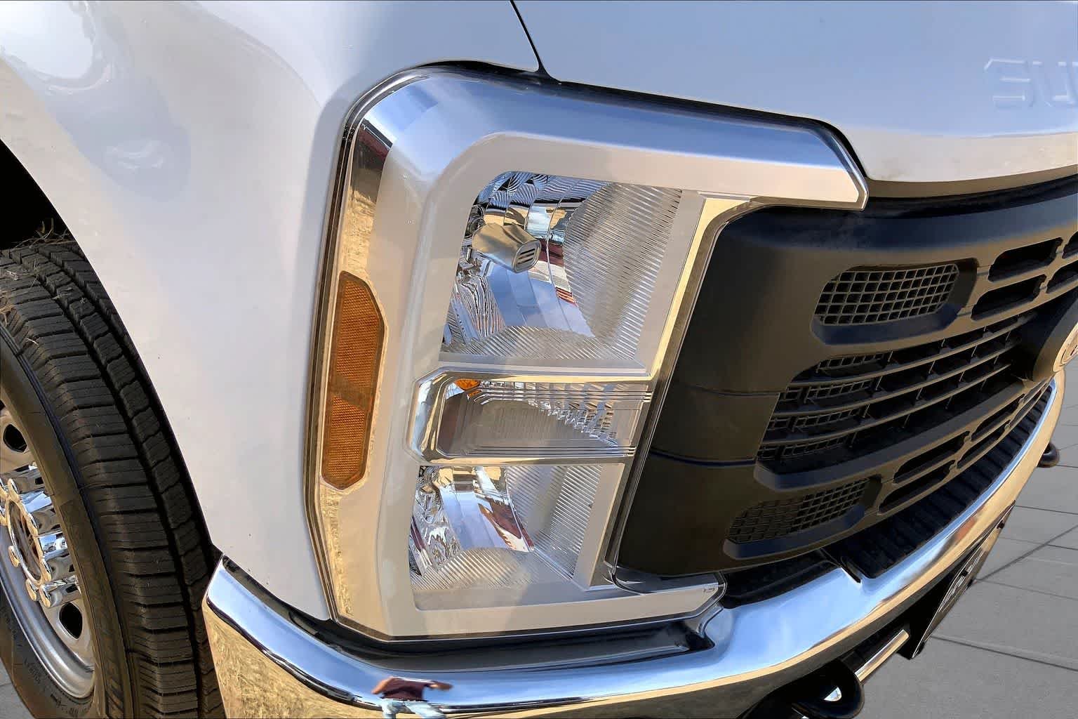 New 2026 Oxford White Ford F-350® XL image 13