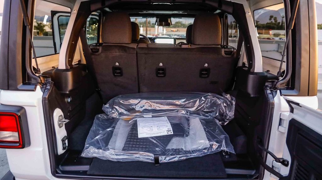 New 2026 Bright White Clearcoat Jeep Sport S image 31