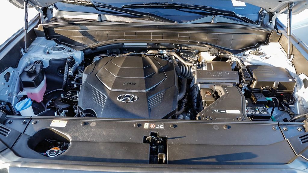 Used 2025 Silver Hyundai SEL image 32
