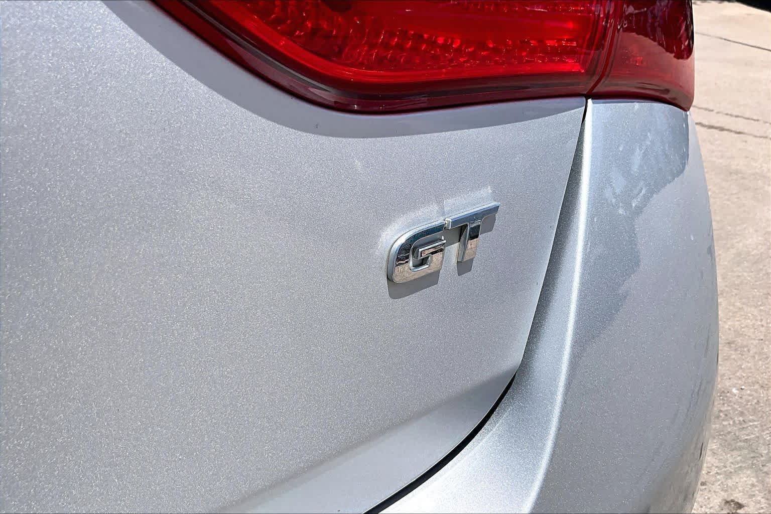 Used 2013 Shimmering Silver Hyundai  image 10
