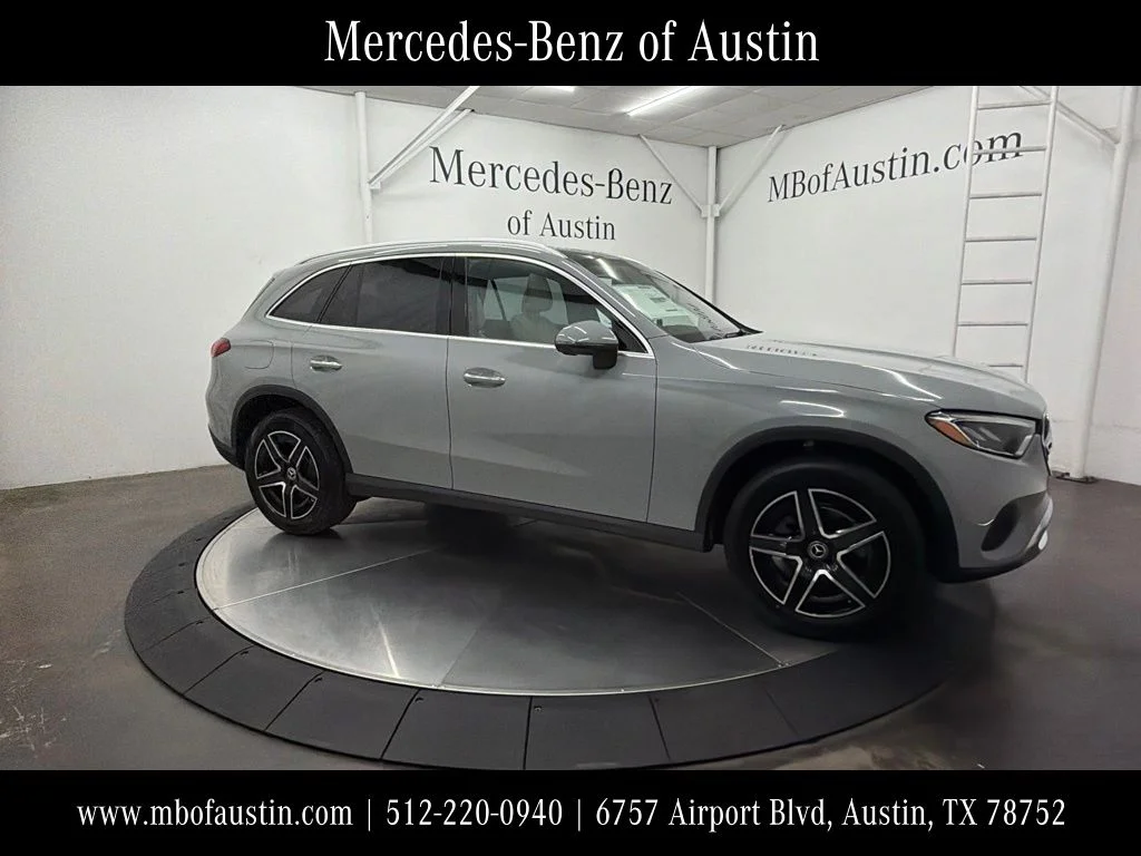 New 2027 White Mercedes-Benz GLC 300 image 1