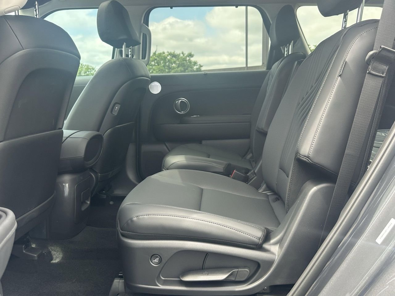 New 2026 Ecotronic Gray Pearl Hyundai SEL Premium 7P image 18