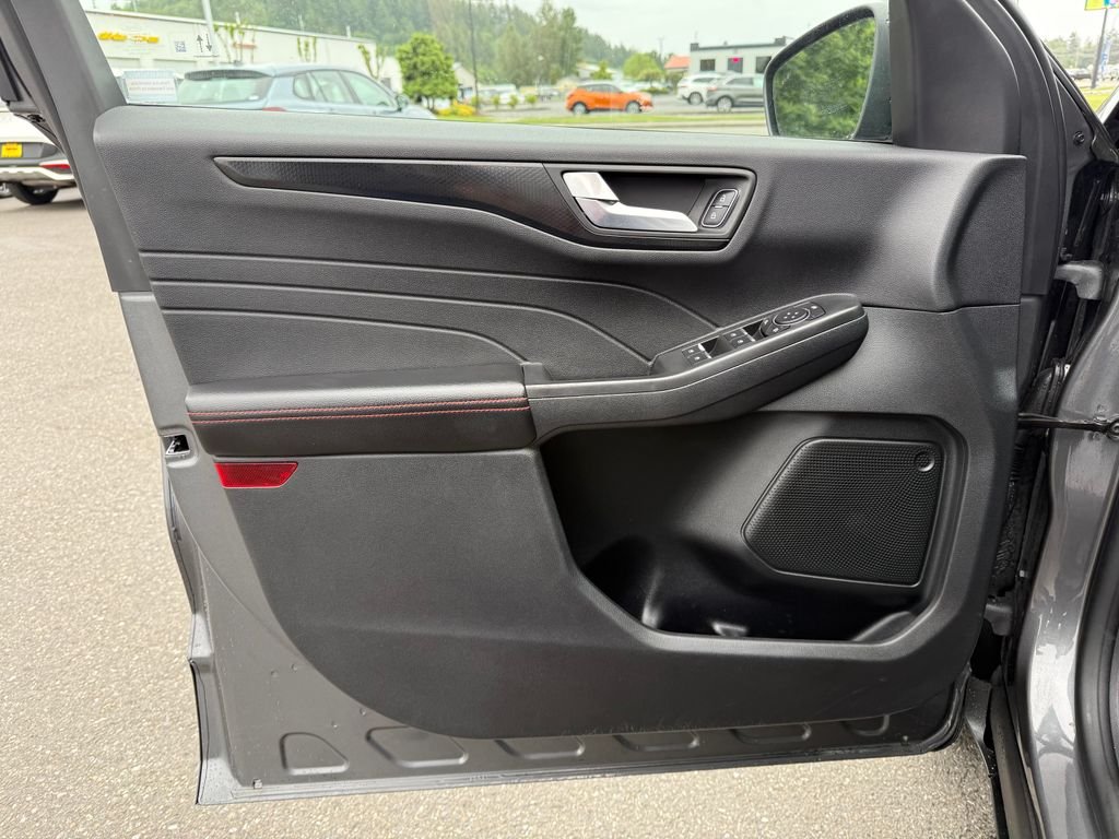 Used 2022 Gray Ford SEL image 18