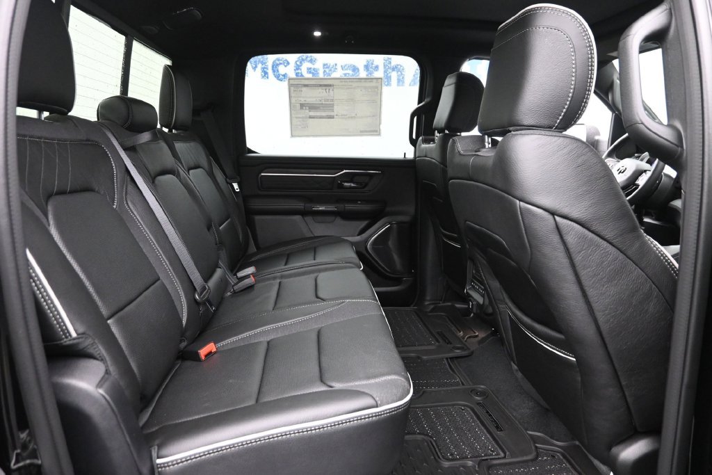 New 2027 Diamond Black Crystal Pearl-Coat Exterior Paint RAM Limited image 10