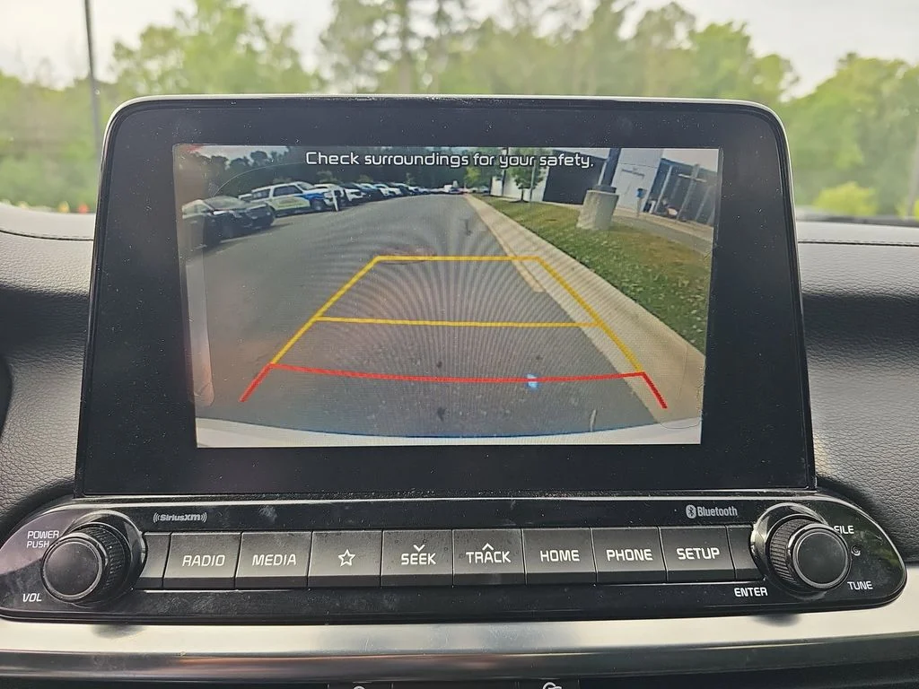 Used 2019 White Kia S image 22
