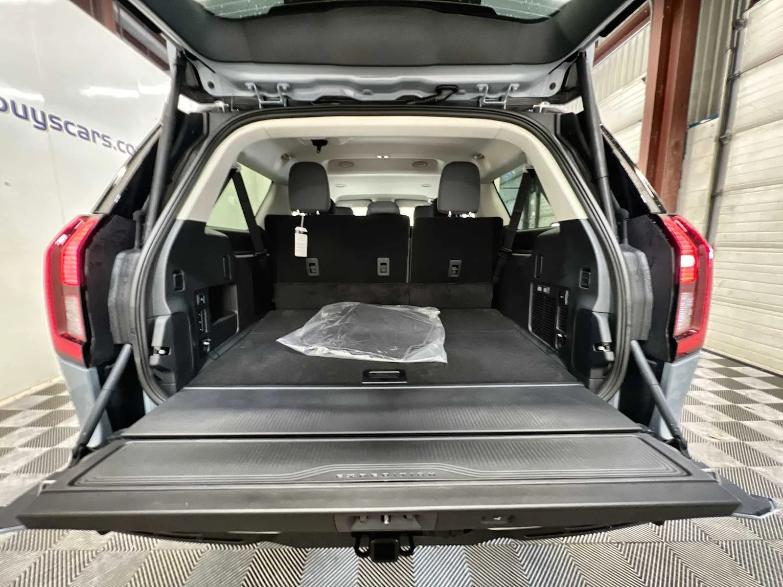 New 2025 Glacier Gray Metallic TriCoat Ford Active image 20