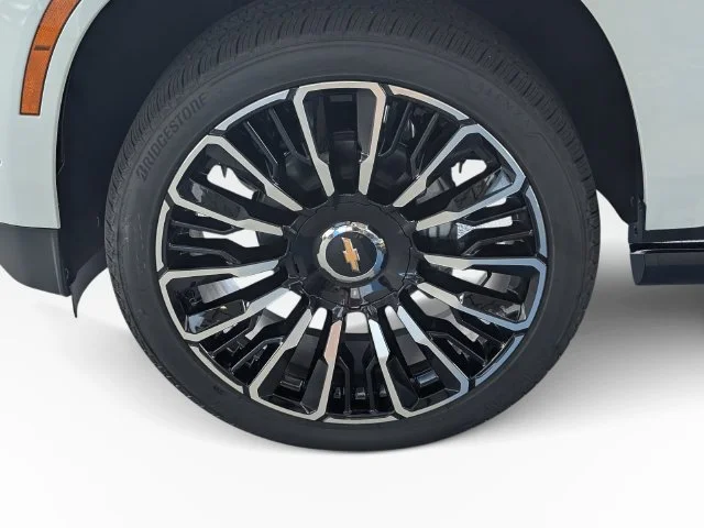 New 2027 Polar White Tricoat Chevrolet High Country image 9