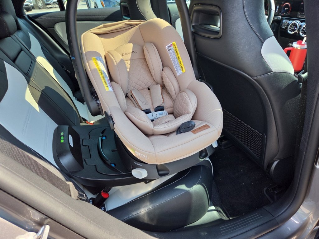 Certified Used 2022  Mercedes-Benz CLA 250 image 11