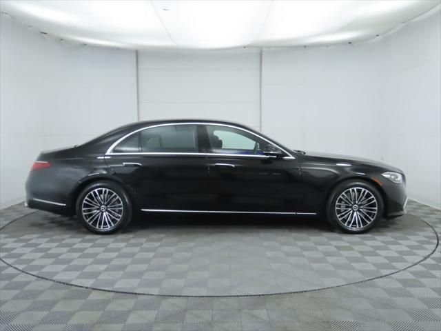 New 2026 Obsidian Black Metallic Mercedes-Benz S 580e image 4