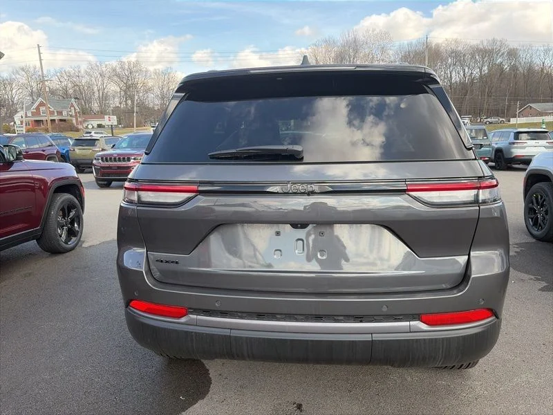 2026 Jeep Grand Cherokee Laredo - Photo 4
