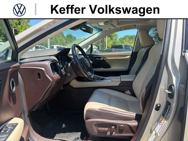 Used 2017  Lexus 350 image 4