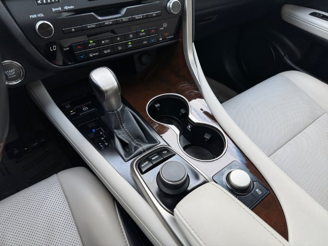Used 2019 White Lexus 350 image 25