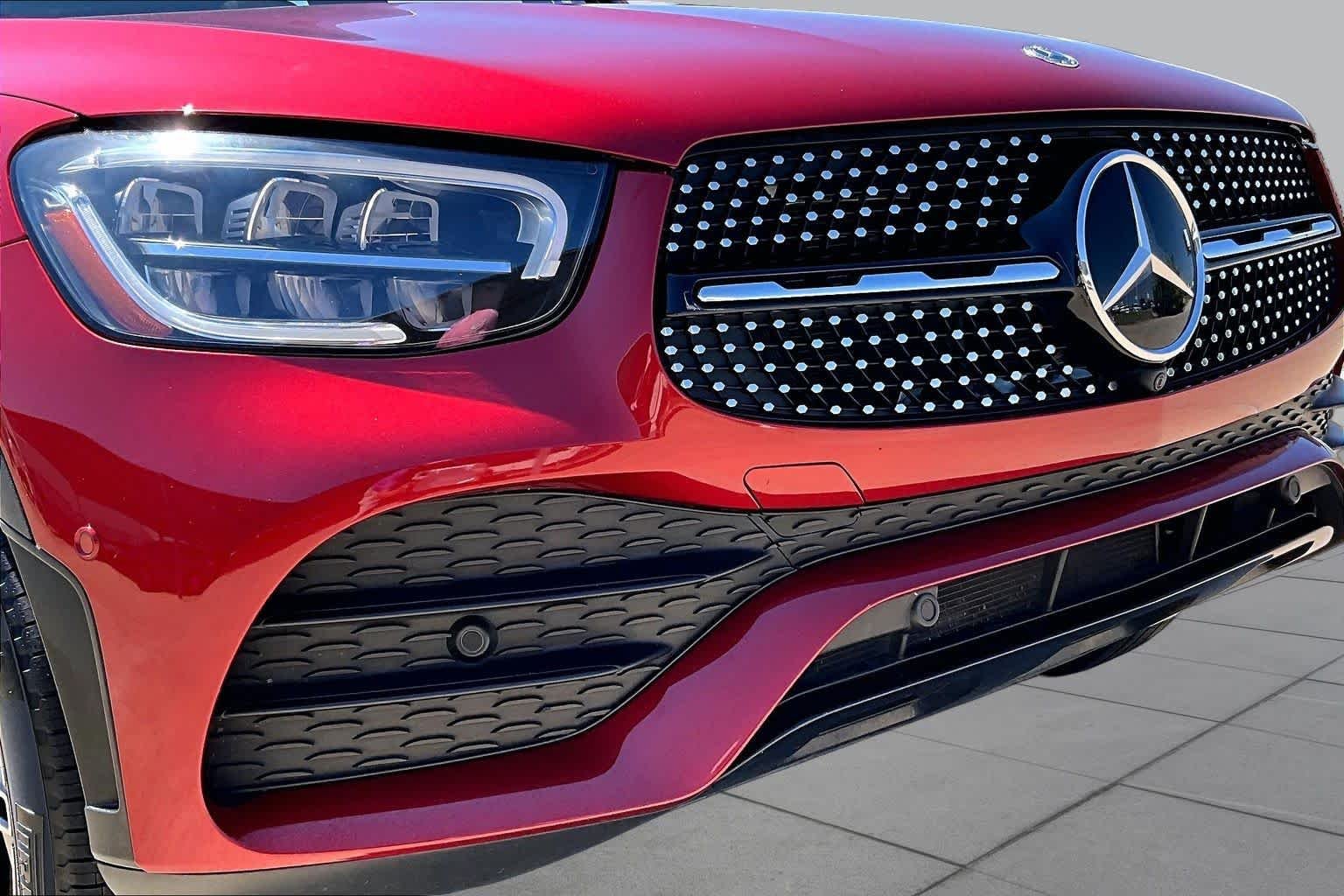 Used 2021 designo Cardinal Red Metallic Mercedes-Benz GLC 300 image 29