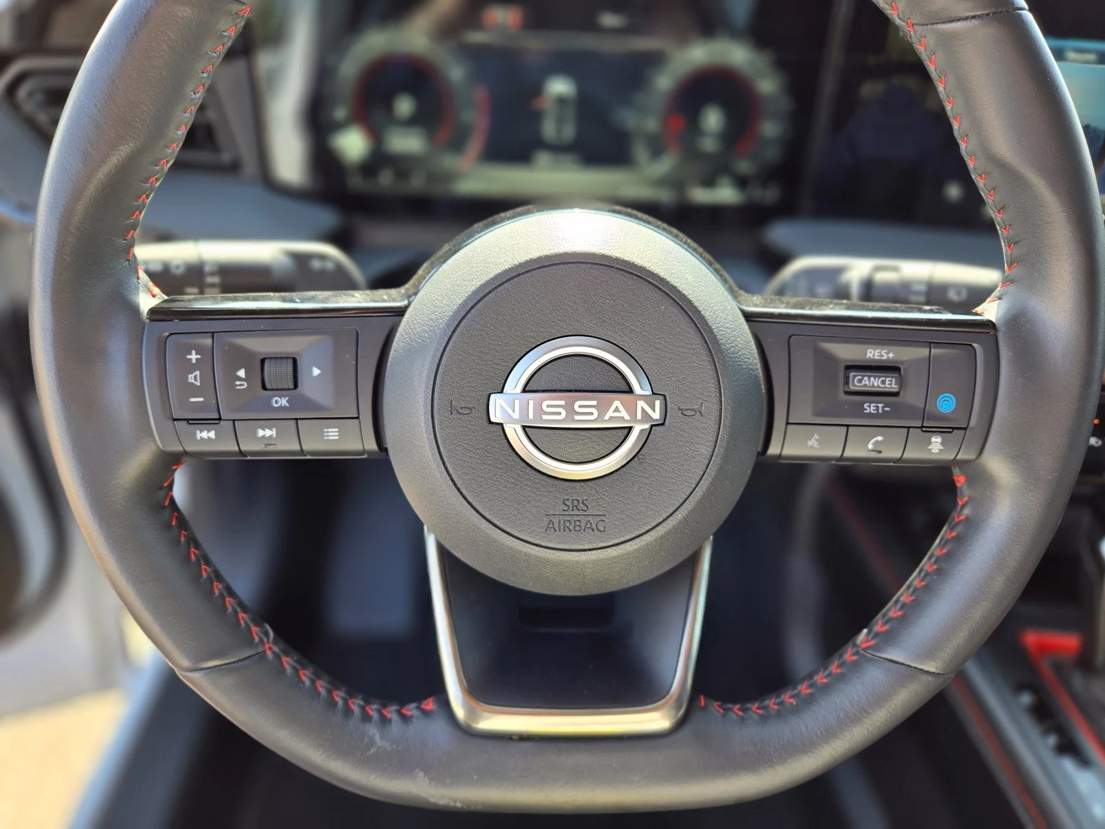 Used 2026 Aspen White/Super Black Nissan SR image 33