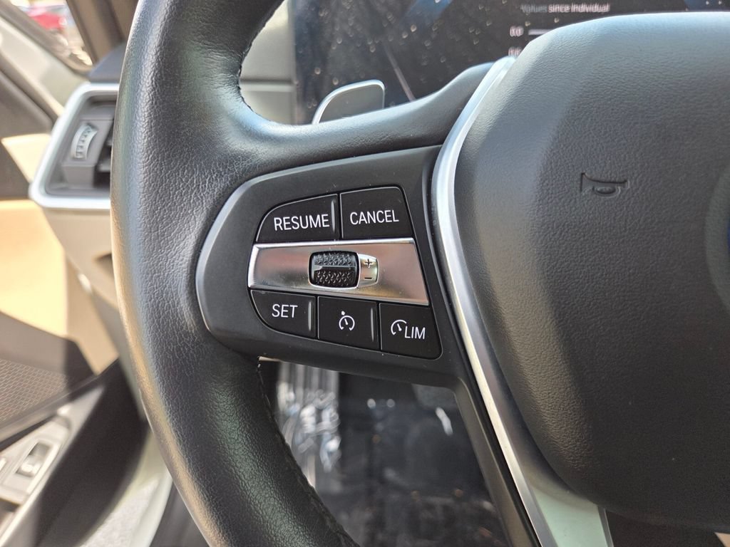2023 BMW 3 Series 330e - Photo 33