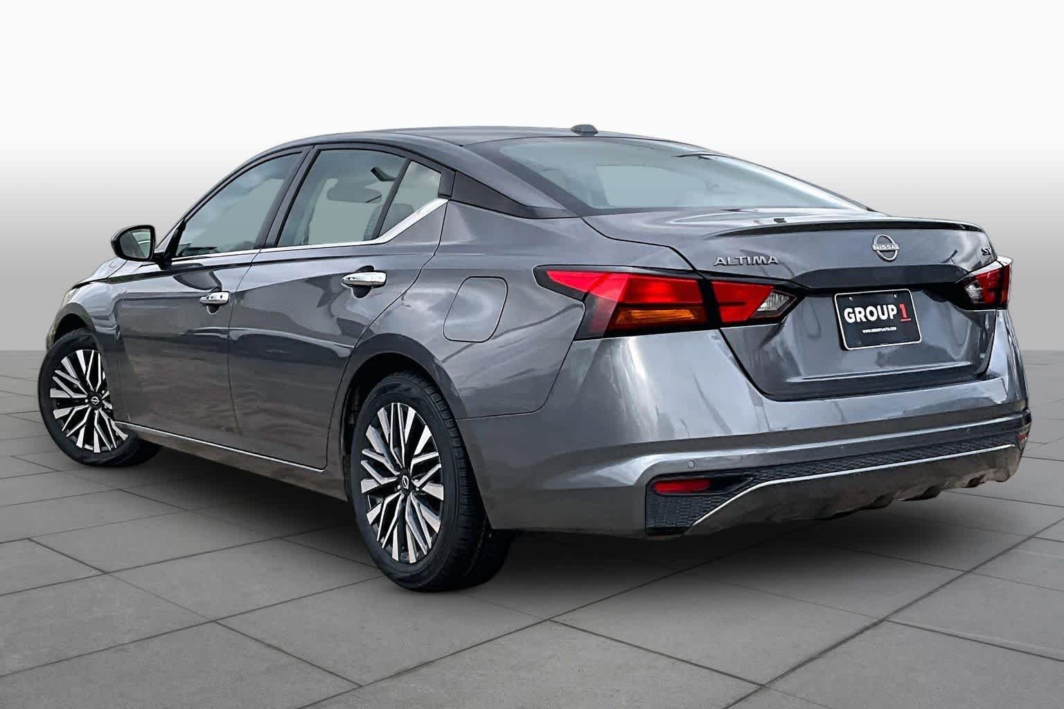 Used 2024 Gun Metallic Nissan 2.5 SV image 12