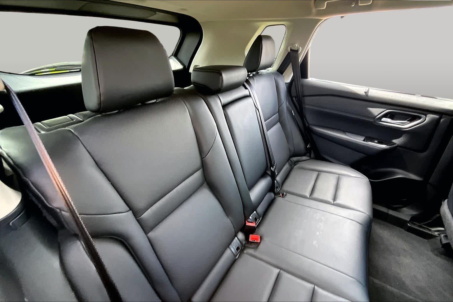 Certified Used 2024 Everest White Pearl Nissan SV image 19
