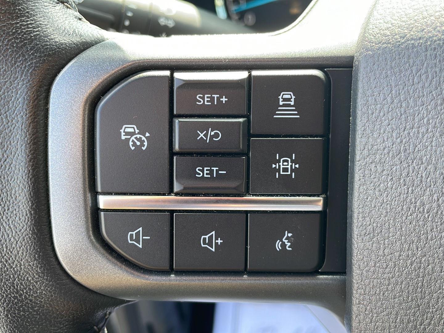 Certified Used 2022 Iconic Silver Ford XLT image 15