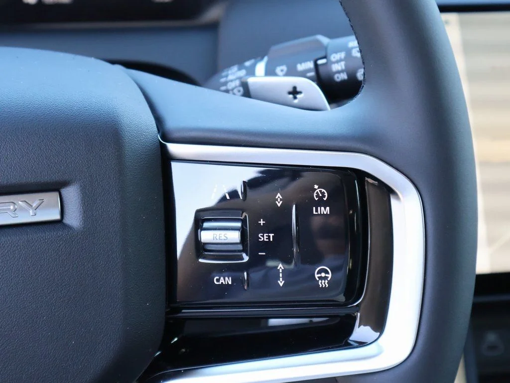 New 2025 Fuji White Land Rover S image 33