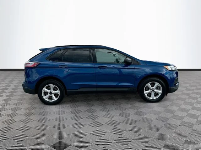 Used 2022 Blue Ford SE image 4