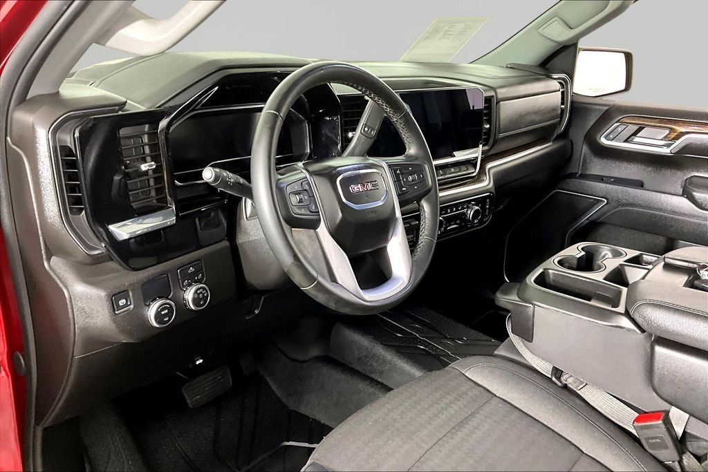 Used 2024 Red GMC Elevation image 17