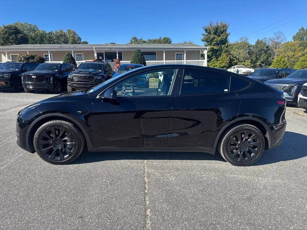 Used 2023 Black Tesla Long Range image 2