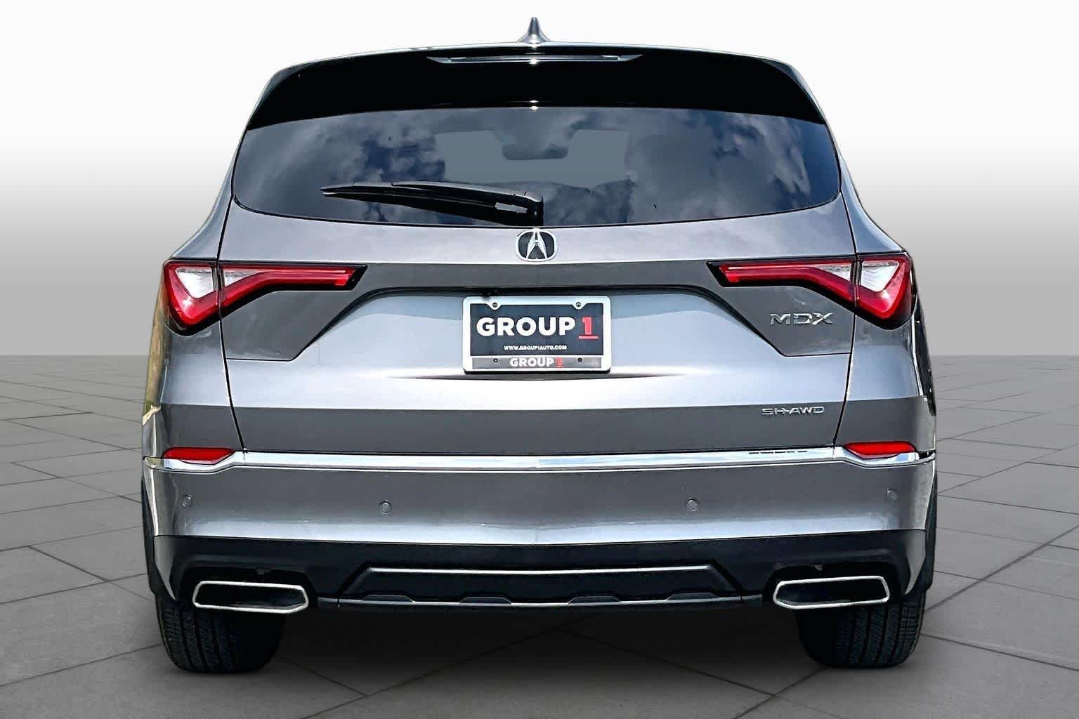 Used 2024 Liquid Carbon Metallic Acura w/Technology Package image 5