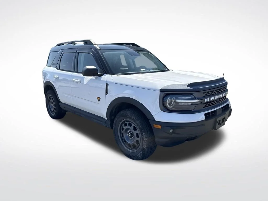 Used 2022 Oxford White Ford Badlands image 2