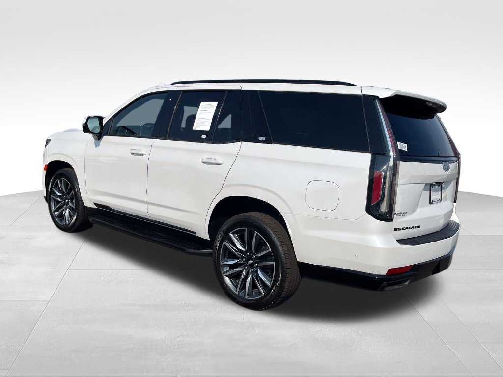 Used 2021 White Cadillac Sport image 4