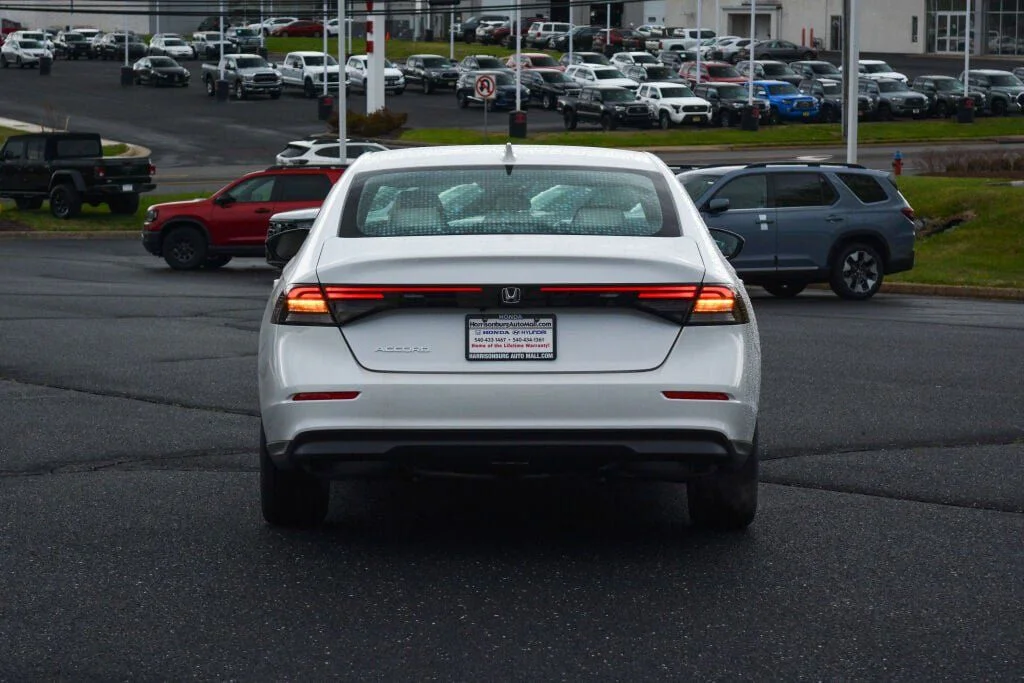 New 2026 Platinum White Pearl Honda LX image 5