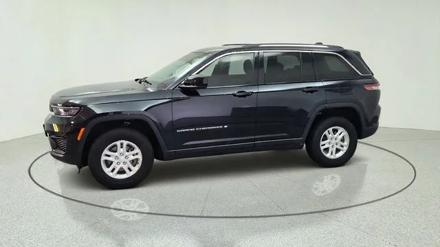 Used 2023 Black Jeep Laredo image 21