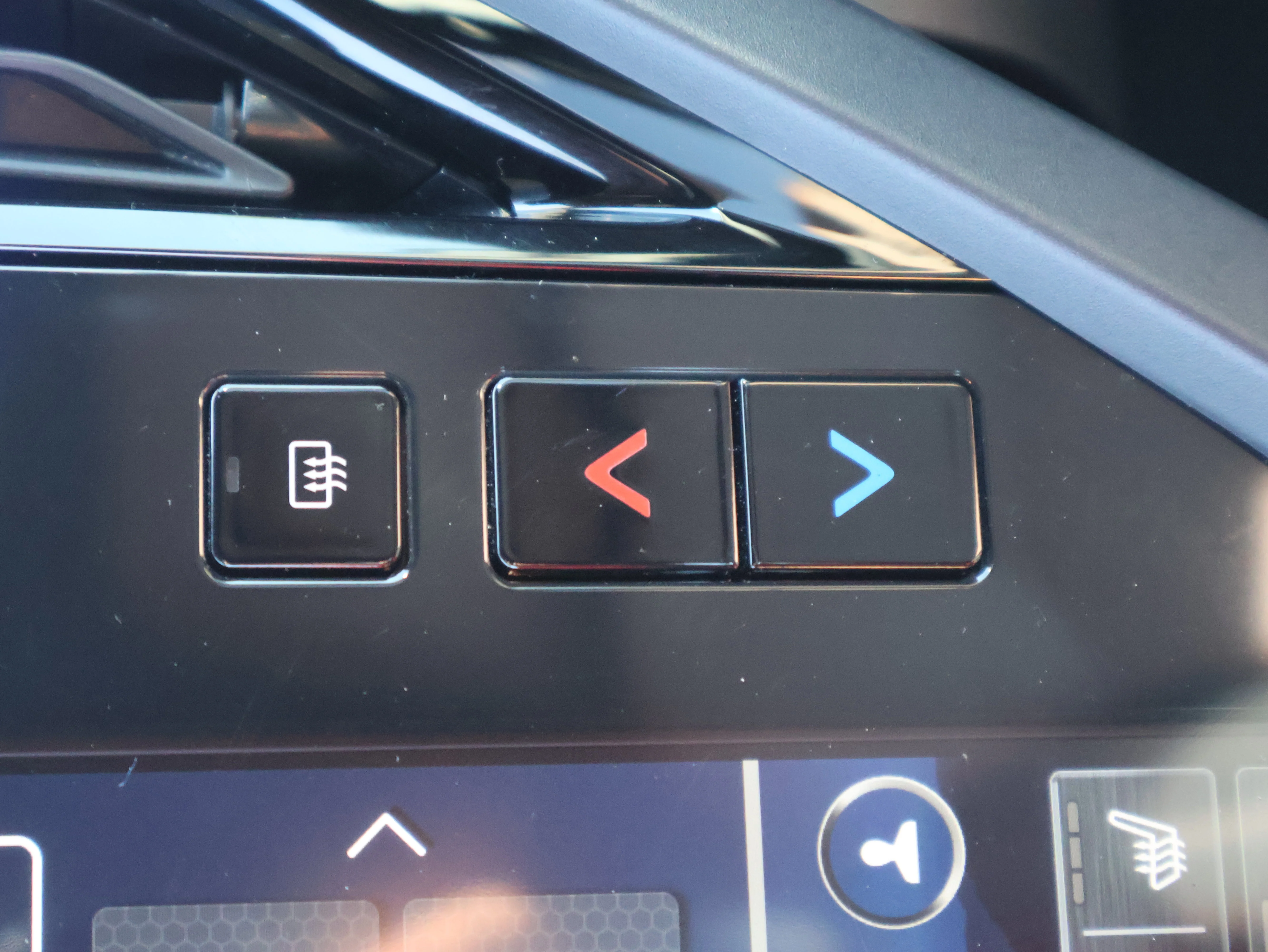 Used 2025 Magnetite Gray Metallic Subaru Touring Hybrid image 28