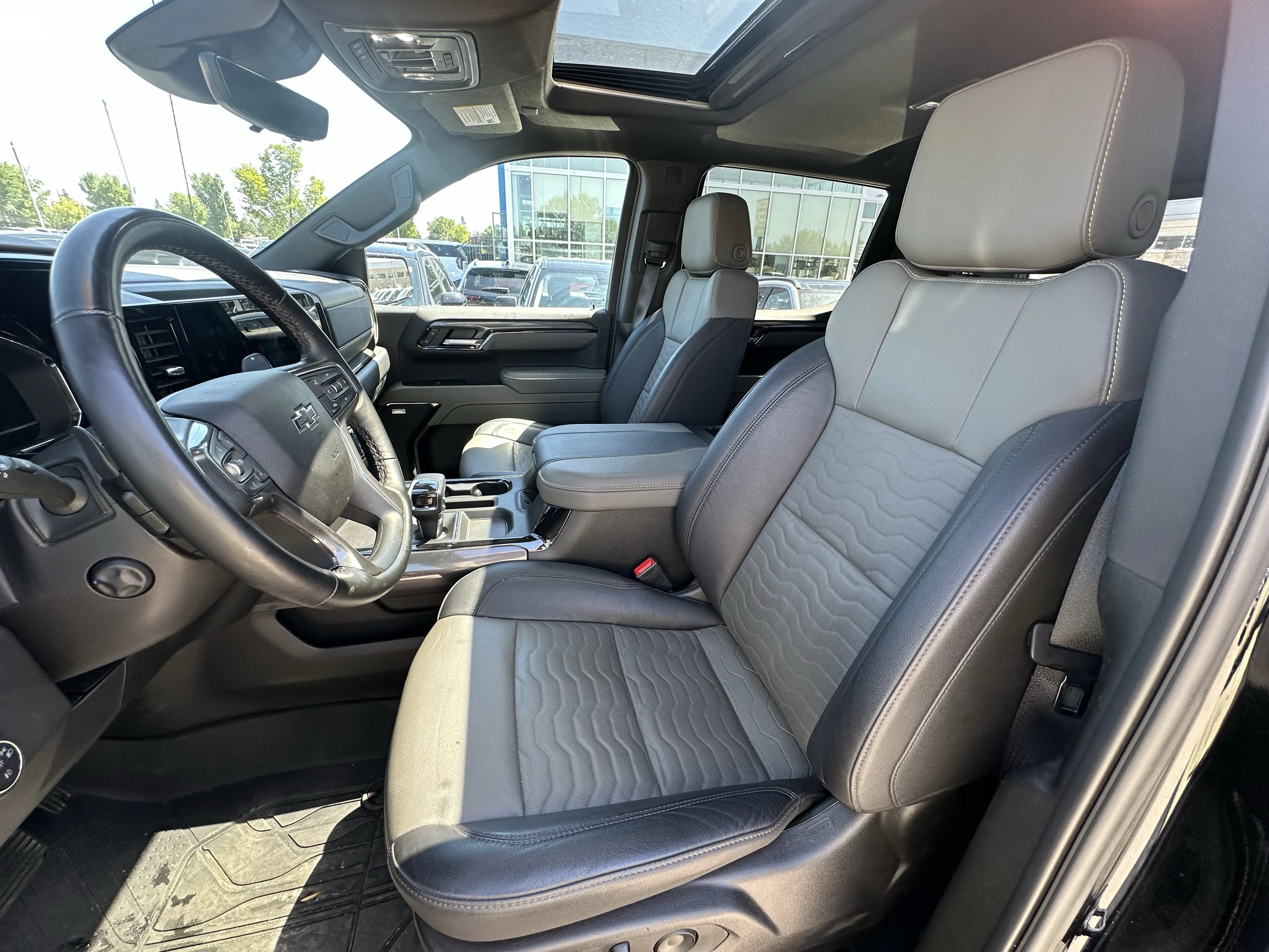 Certified Used 2025  Chevrolet ZR2 image 11