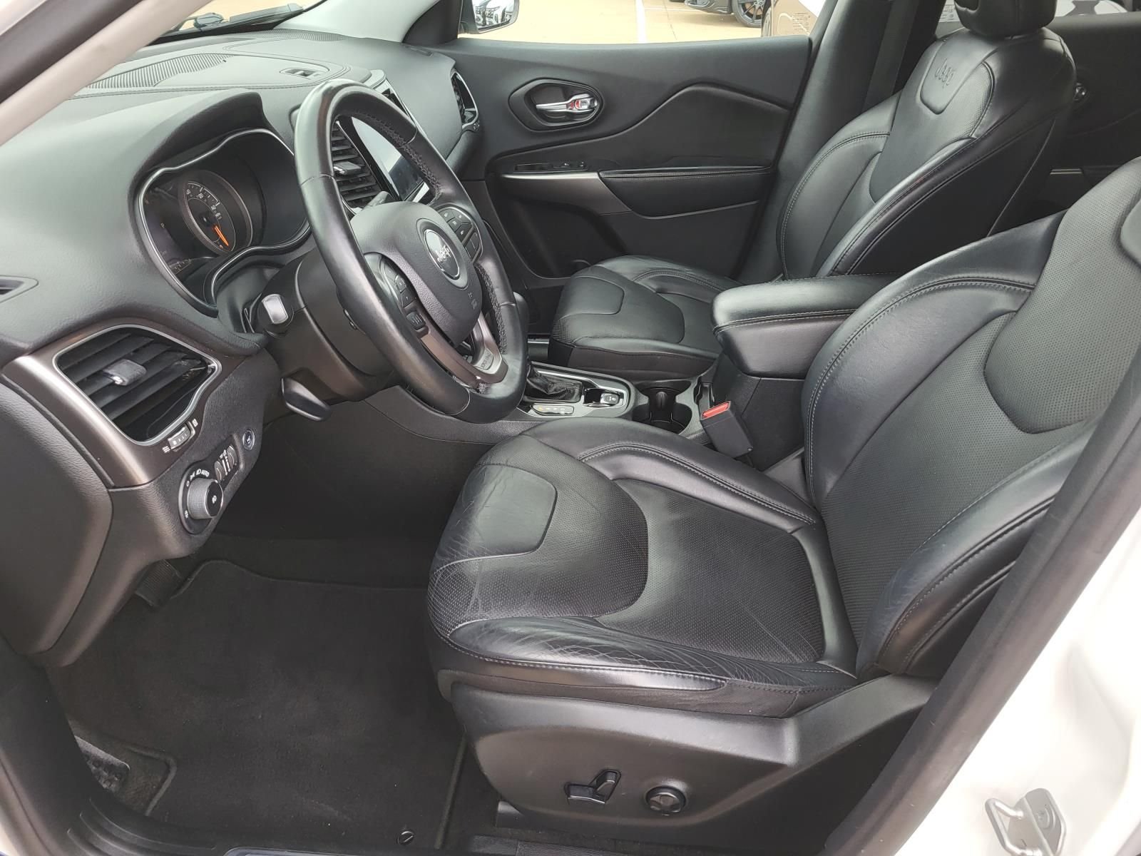 Used 2019 Bright White Clearcoat Jeep Limited image 20