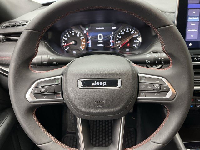 Used 2025 Hydro Blue Pearlcoat Jeep Trailhawk image 12