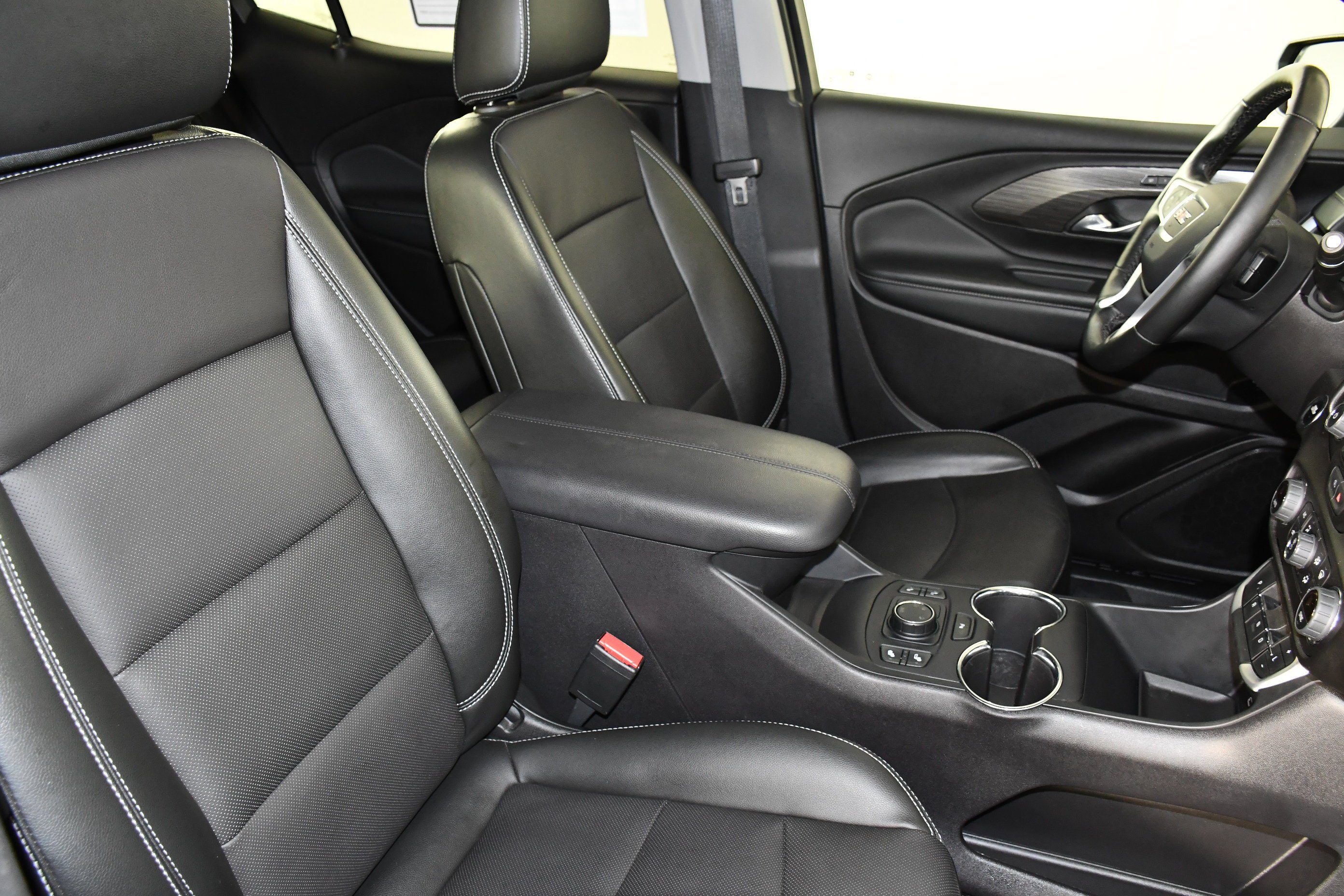 Used 2024 Sterling Metallic GMC SLT image 44