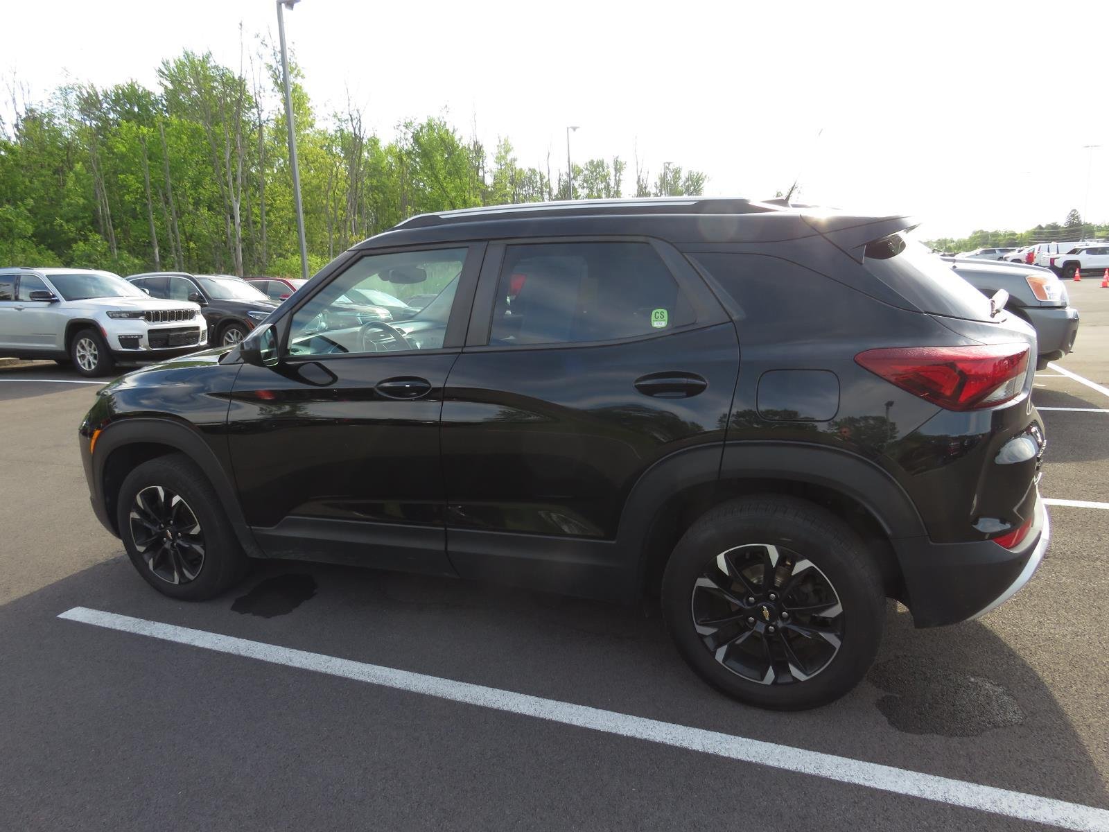 Used 2021  CHEVROLET TRUCK  image 13