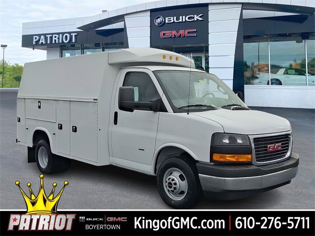 2025 GMC Savana 3500 139" WB's photo